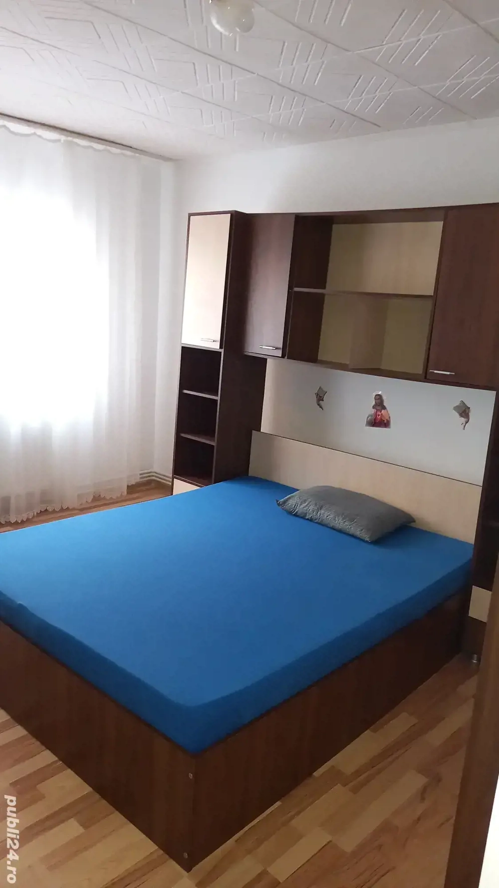 Închiriez garsoniera 