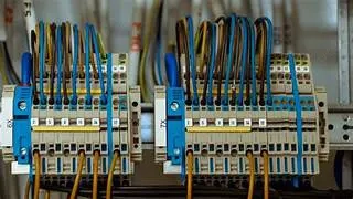 Ajutor de electrician la dipozitia ta