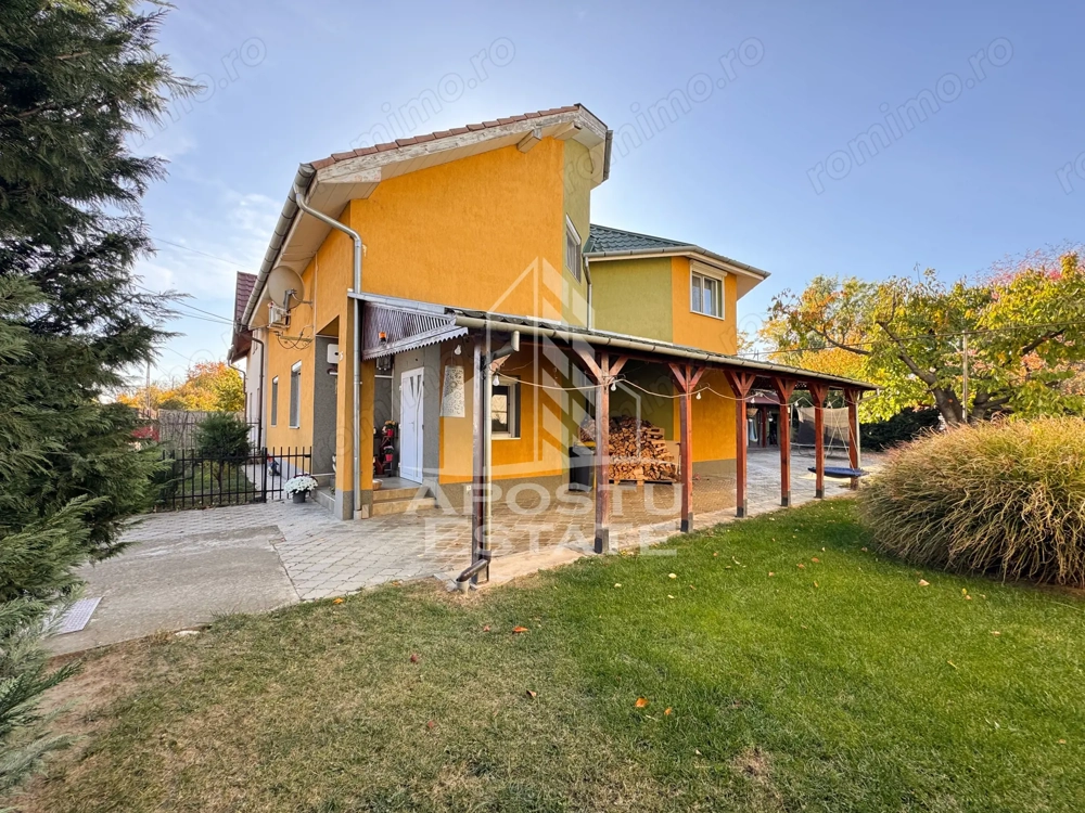 Casa pt. 2 familii, cu 9 camere, teren 832mp, Zona Girocului Timisoara