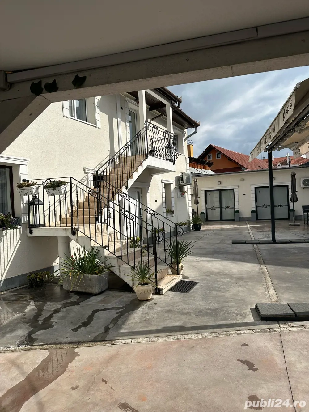 Casa si curte in Centrul vechi 