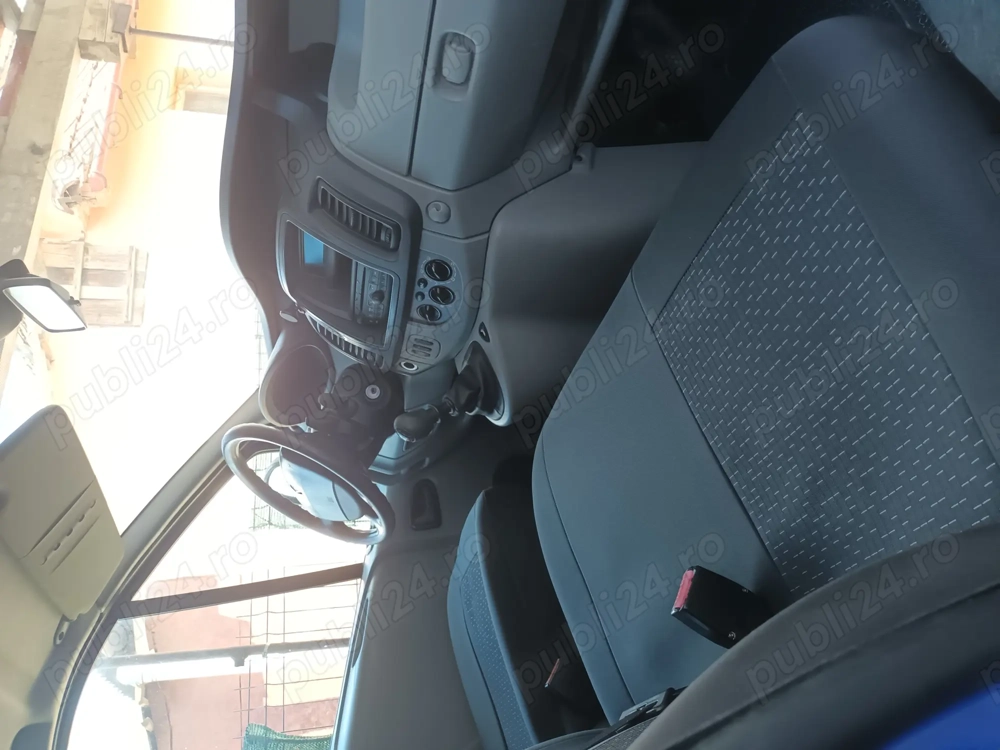 Vând Renault Trafic 