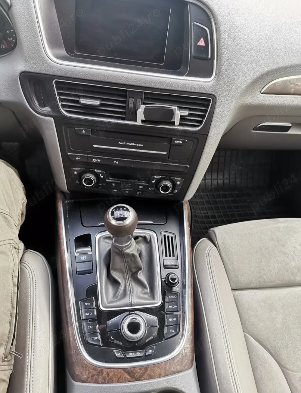 Vând audi Q5 din 2011