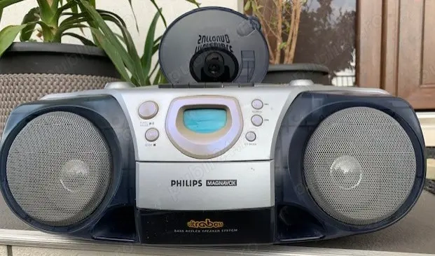 Radio casetofon Philips cu CD player in stare foarte buna