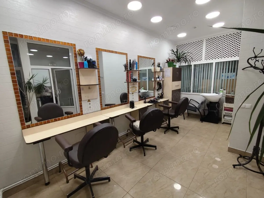 Spatiu comercial de inchiriat in zona Titan