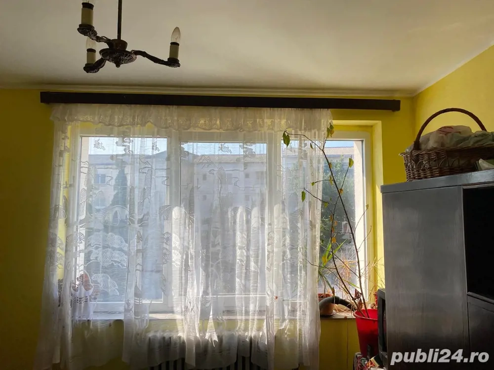 Apartament 2 camere semidecomandat; Etaj 3 4, orientare vestica