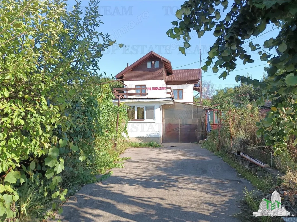 Vila cocheta 4 camere si curte de 950 mp, priveliste superba, cu toate utilitatile, in Loc. Baicoi P