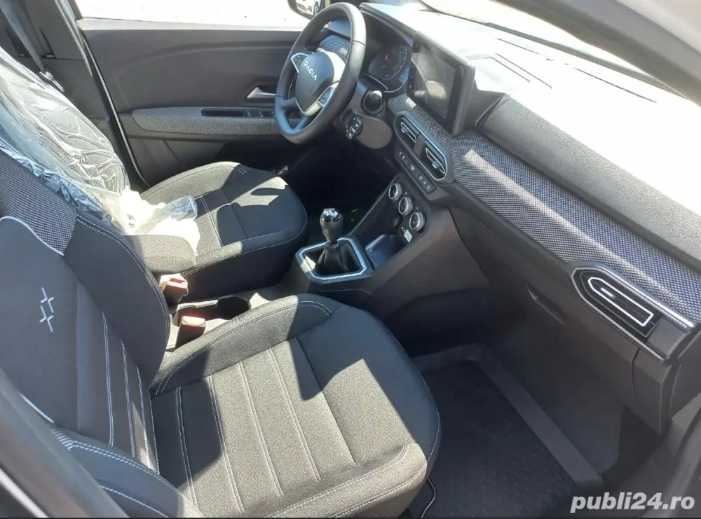 Vând Dacia Logan XX 2025