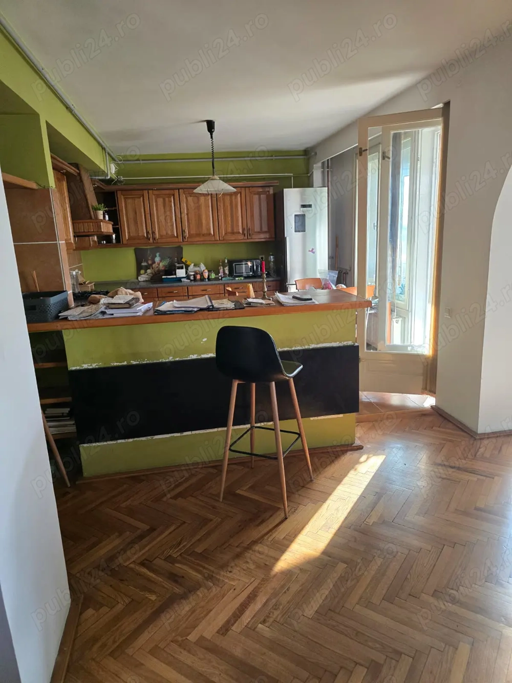 Apartament 3 camere Tip Samanta cu scara interioara Saguna langa Casa de Pensii amenajat centrala