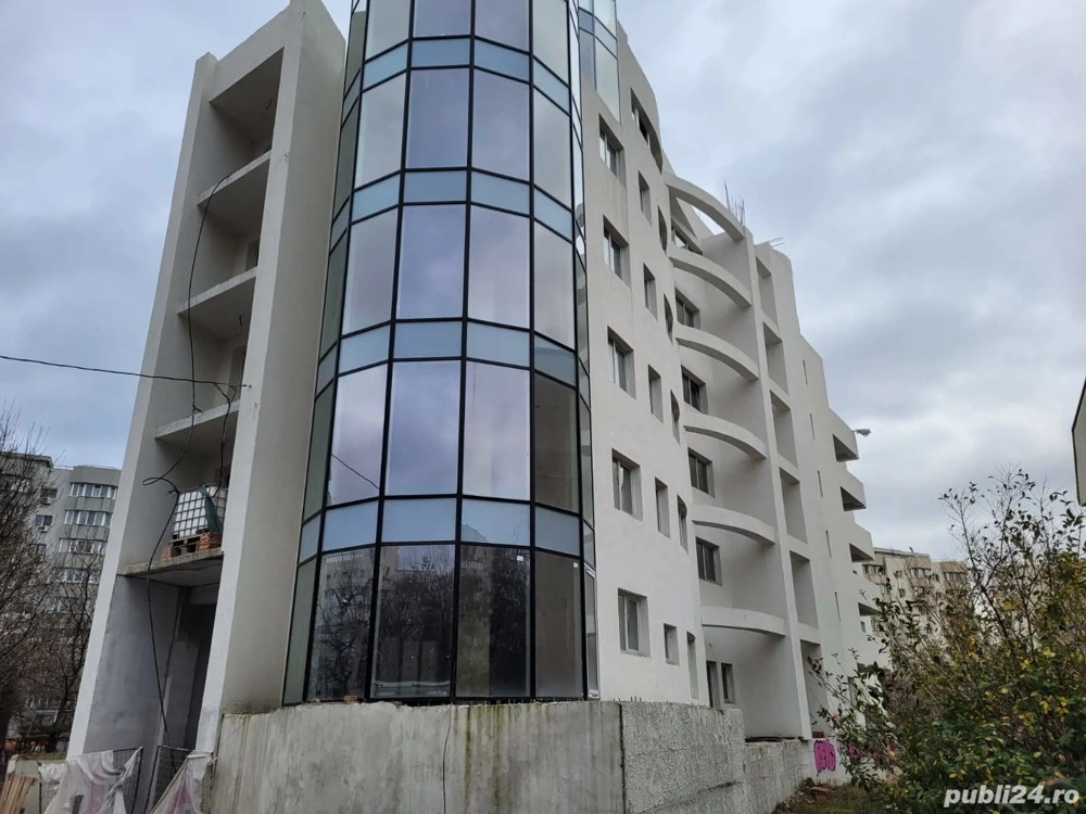 Vand bloc cu 18 apartamente Bloc 1570 suprafață construită