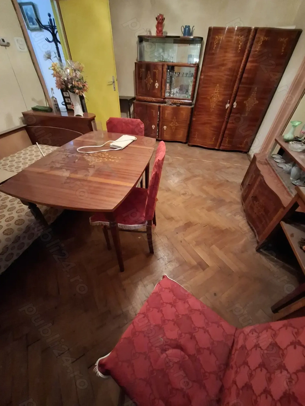 Vând ap.2cam.conf.1 semidecomandat  bloc de 4etaje  Vând ap.2cam.conf.1 semidecomandat  bloc de 4etaje