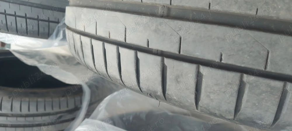 Vând cauciucuri de vară în stare foarte bună 