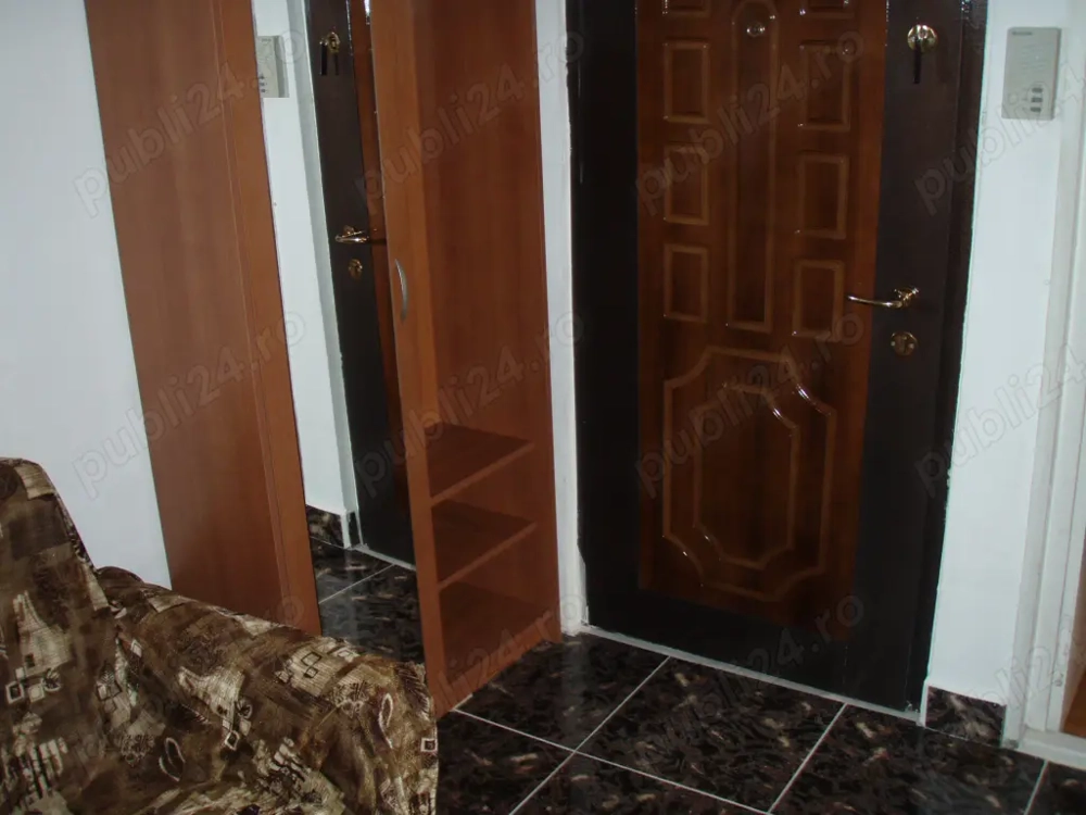 Proprietar ofer spre inchiriere ap.2 cam.decomandate mobilate utilate complect.