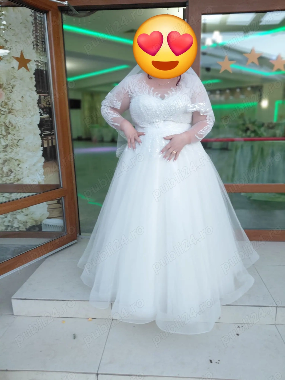 Rochie mireasa plus crinolina