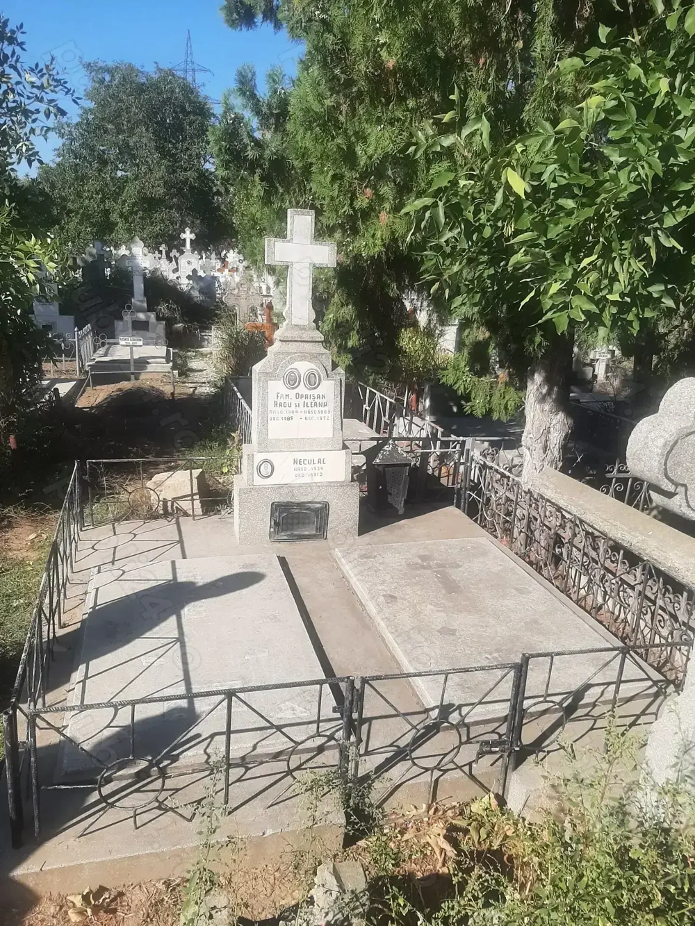 vand loc veci cimitirul Sf.Constantin Braila