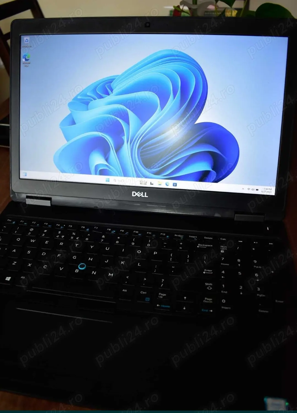 Laptop Lucru DELL Latitude 5590 cu Windows 11 PRO