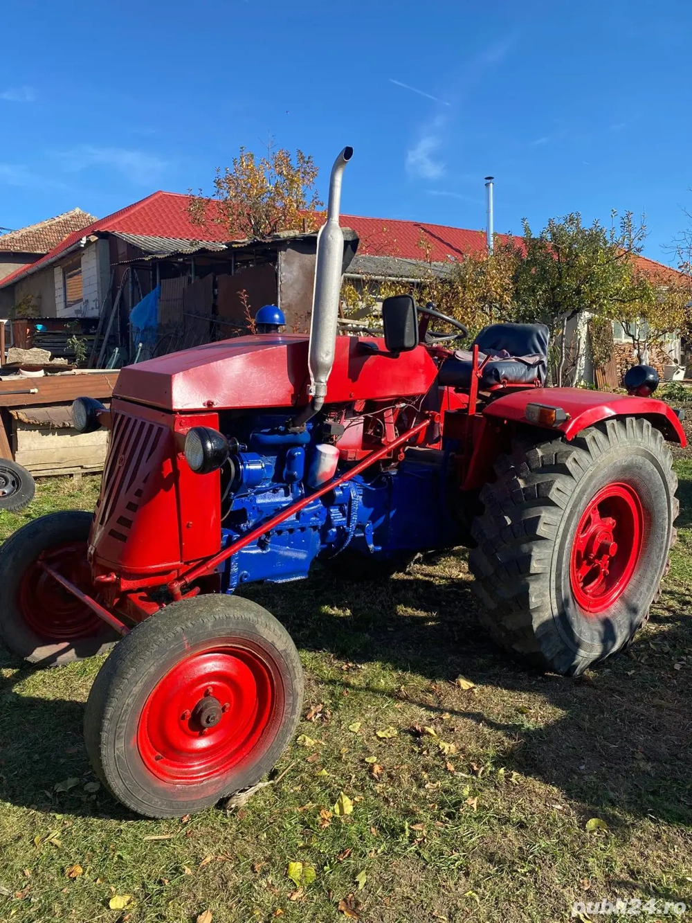 Vând tractor 