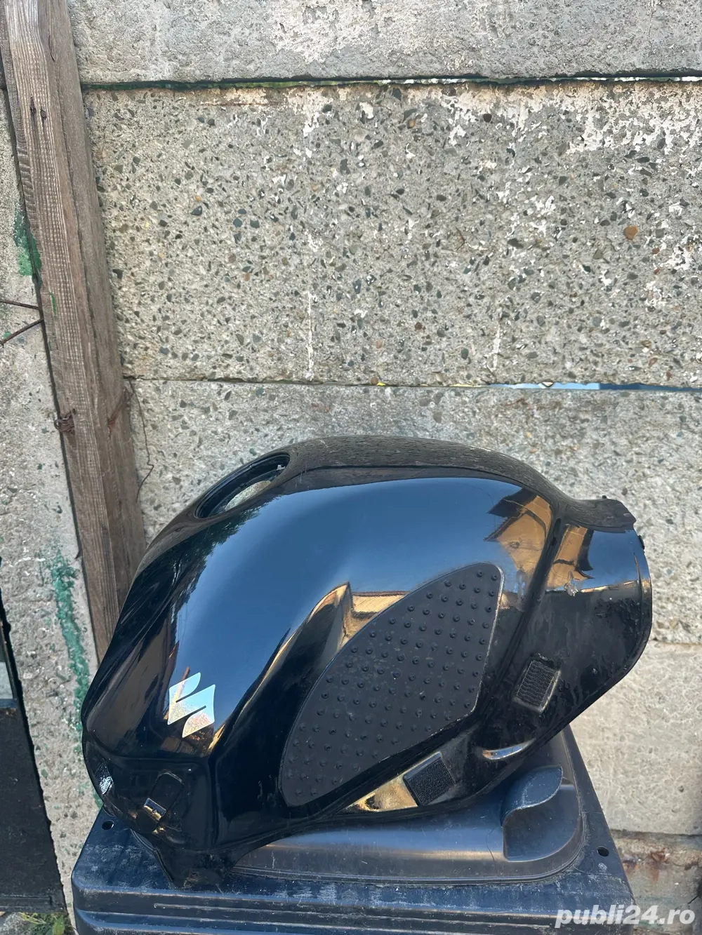 Rezervor Suzuki GSR 600 Rezervor Suzuki GSR 600