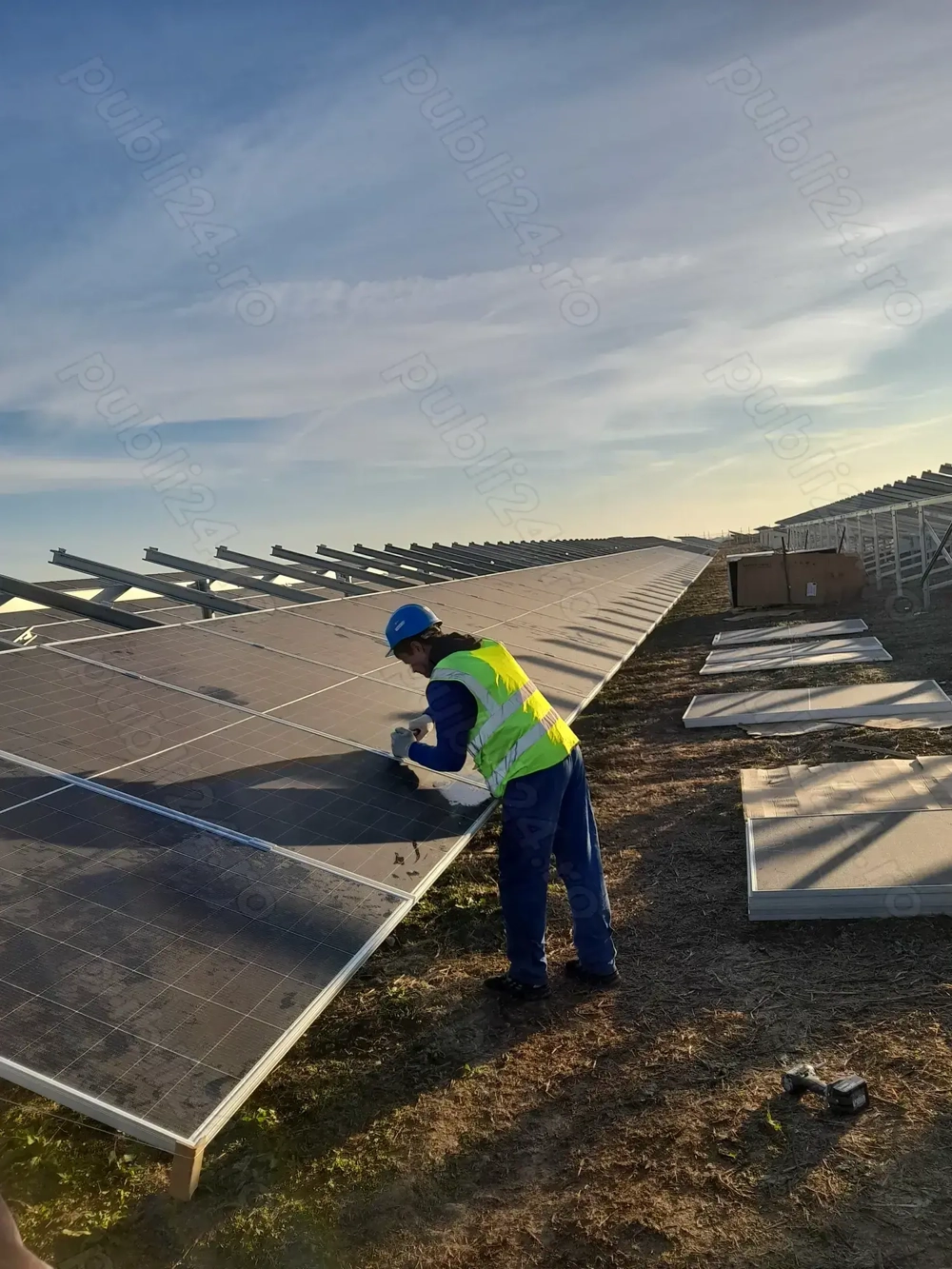 Angajam montatori panouri fotovoltaice cu experienta an montaje 