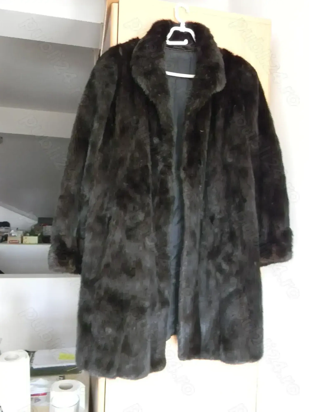 Vindem haina din nutrie