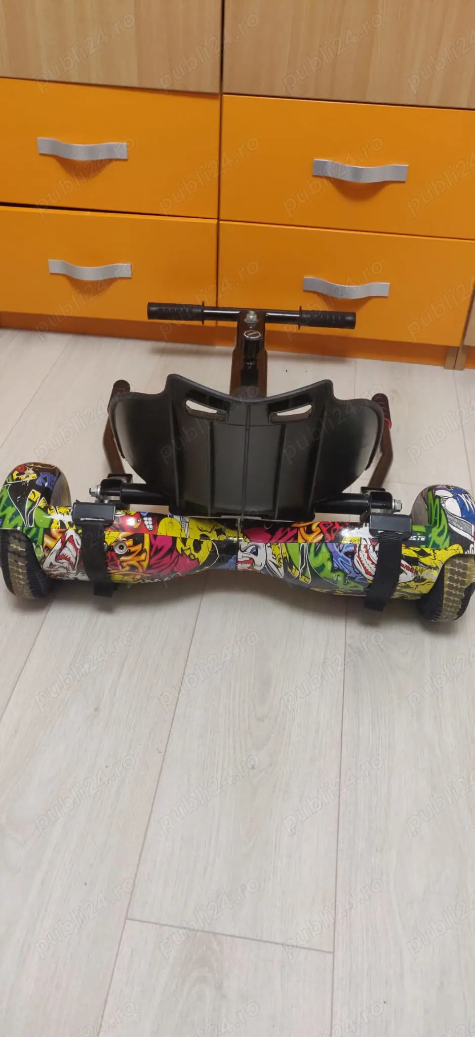 Hoverboard FreeWheel Grafitti cu scaun