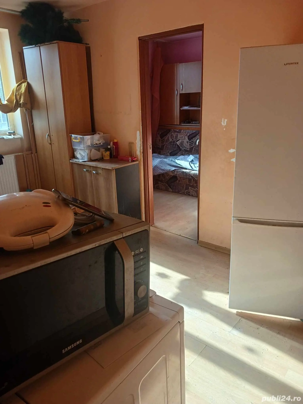 inchiriez apartament oraș Petroșani 