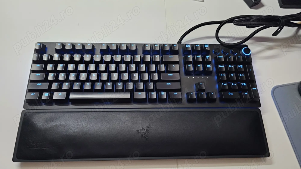 Tastatura gaming mecanica Razer Elite RGB, switch optic clicky