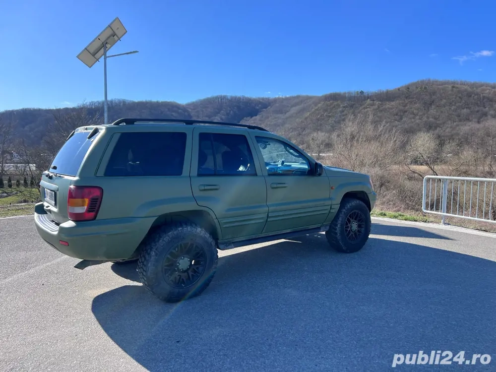Vând Jeep Grand Cherokee