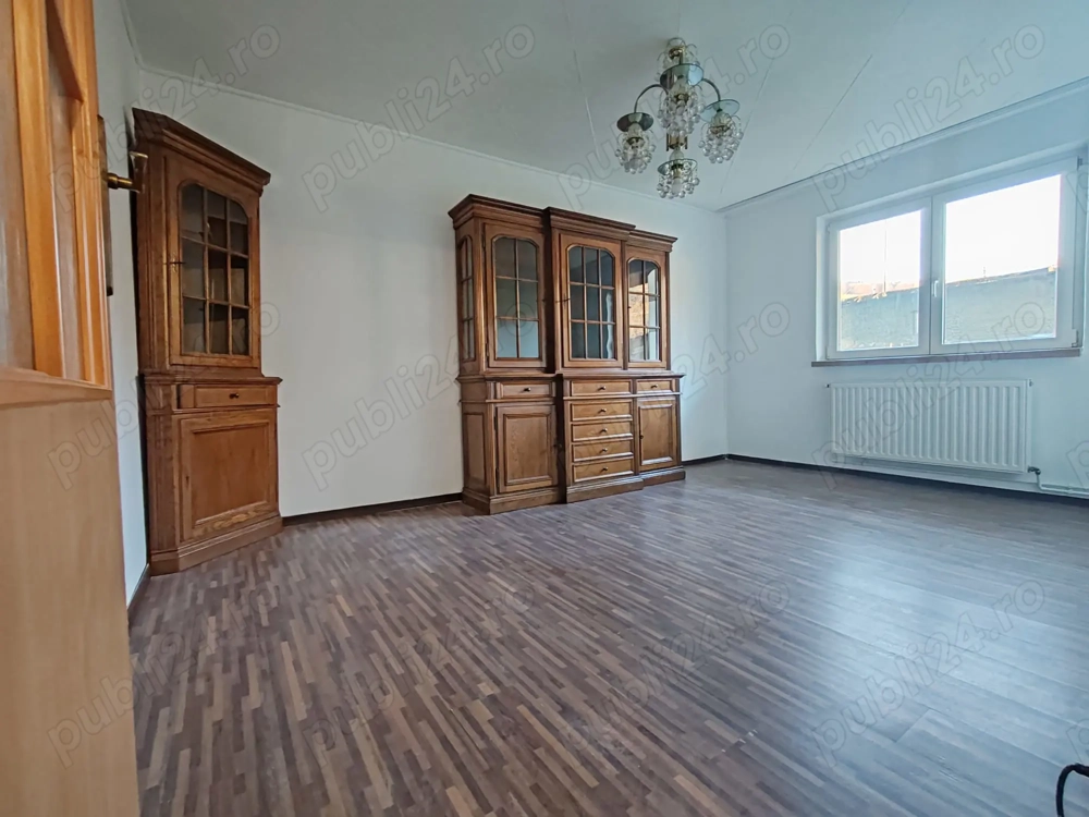 Apartament 3 camere, decomandat, 51 mp, parter   zonă bună