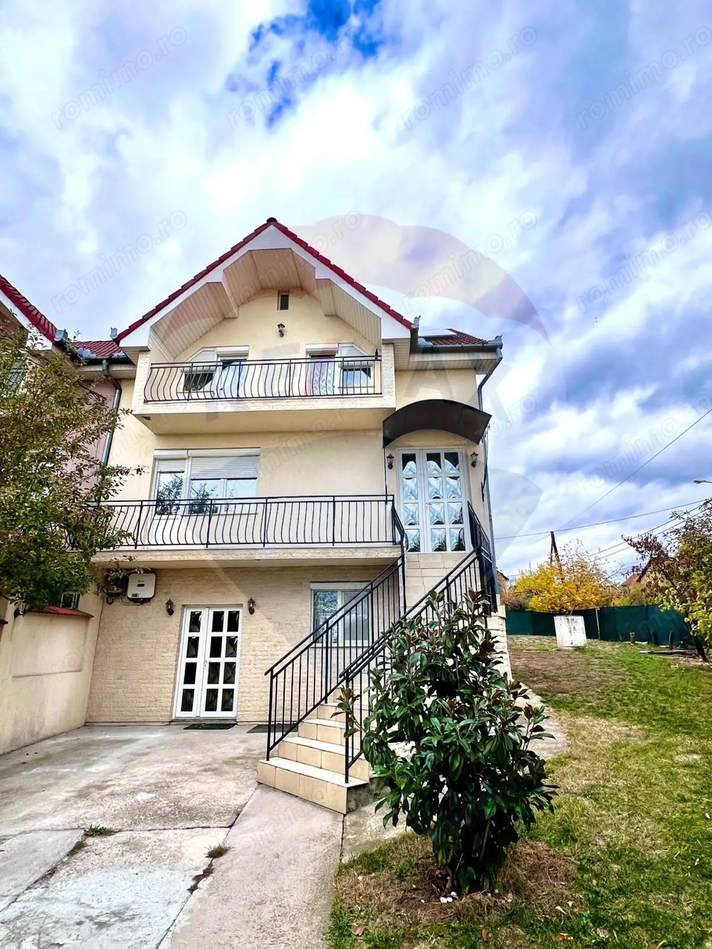 Casă / Vilă cu 7 camere de închiriat în zona Oncea