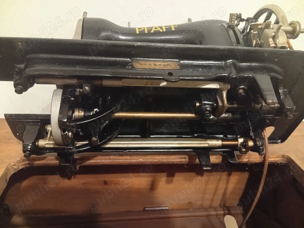 Mașina de cusut PFAFF 31