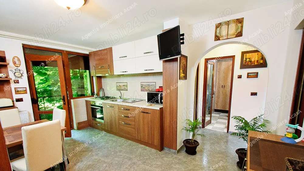 Apartament 3 camere Mazepa 1 parter iesire in gradina