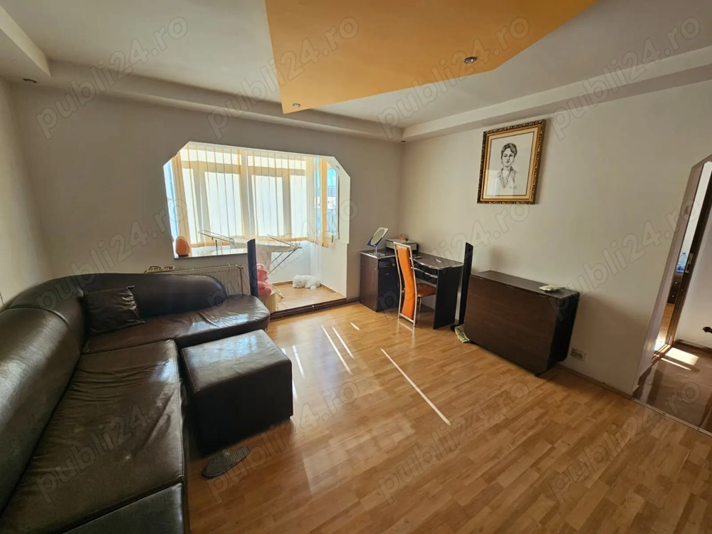 Apartament cu 2 camere de vânzare în Curtea de Argeș.