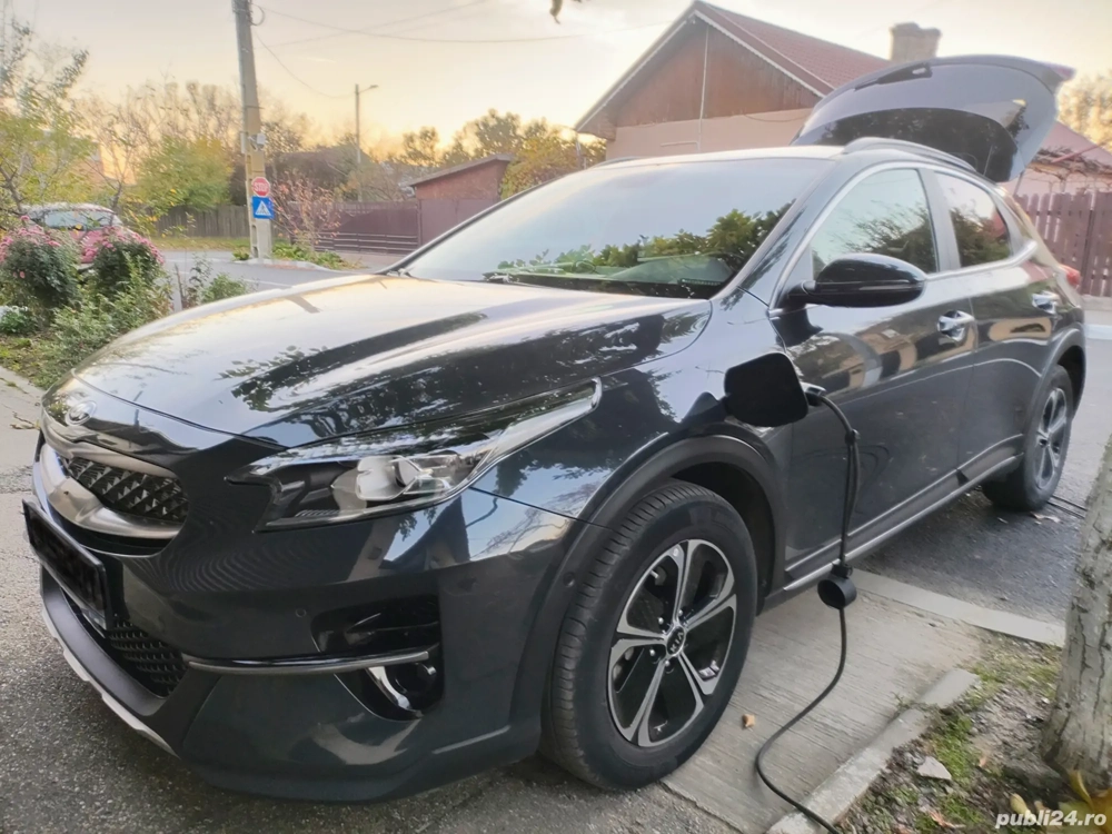 KIA Xceed Plug-In-Hibrid platinum edition 
