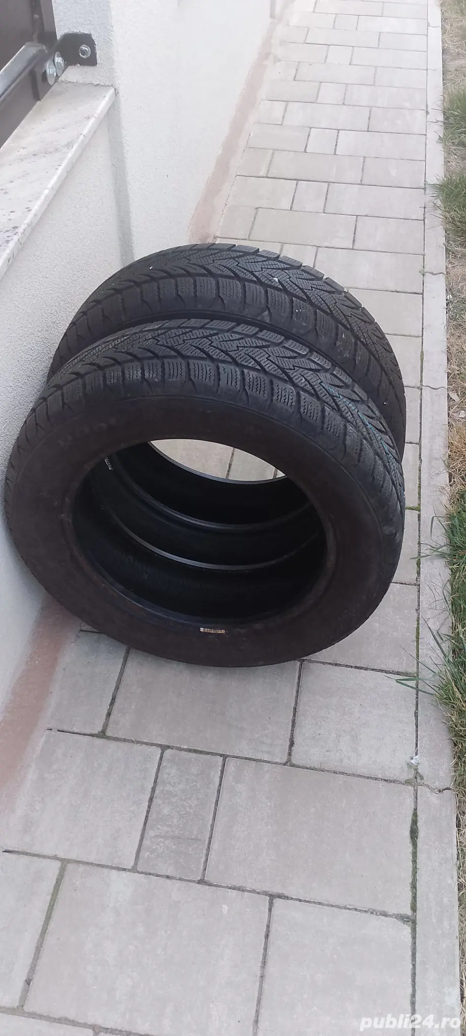 vand 2 anvelope de iarna
