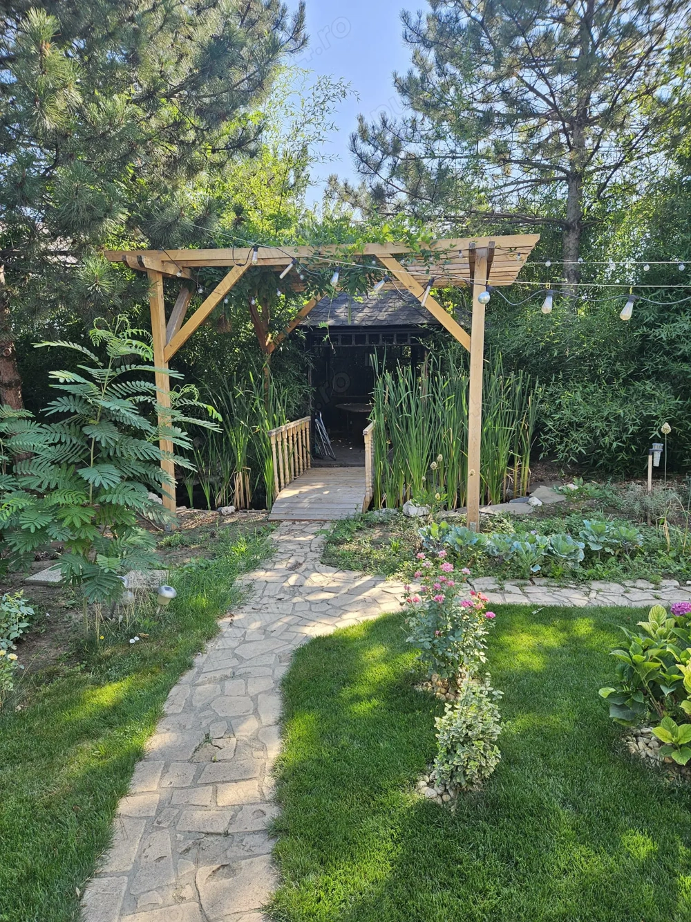 De vanzare   Vila spatioasa P+1+M in orasul Fundulea, judetul Calarasi