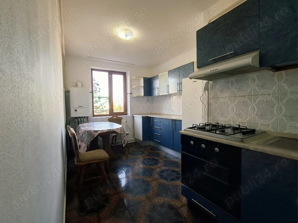 Vând apartament 2 camere. Tecuci, str. Gh. Petrascu, etaj 2