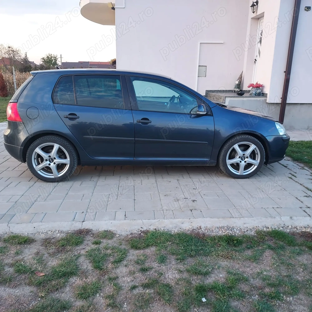 Vând Golf 5 2005 stare buna