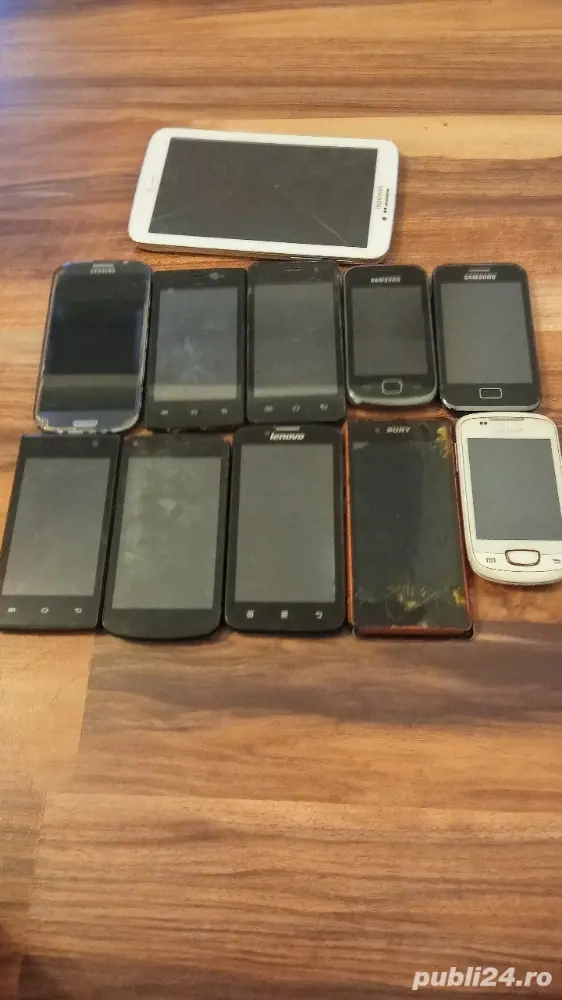 vând telefoane pentru piese 