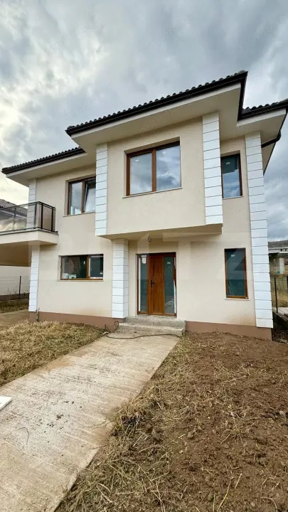 Casa individuala 109 mp utili, 400 mp teren, semifinisata, zona Luna de Sus 