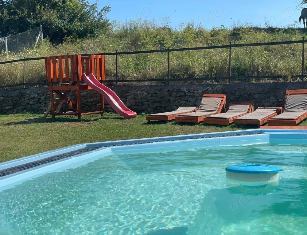 Închiriez cabană Casă Mărgăuța 5 camere +piscina , loc Mărgău Jud Cluj   1000 lei pe noapte