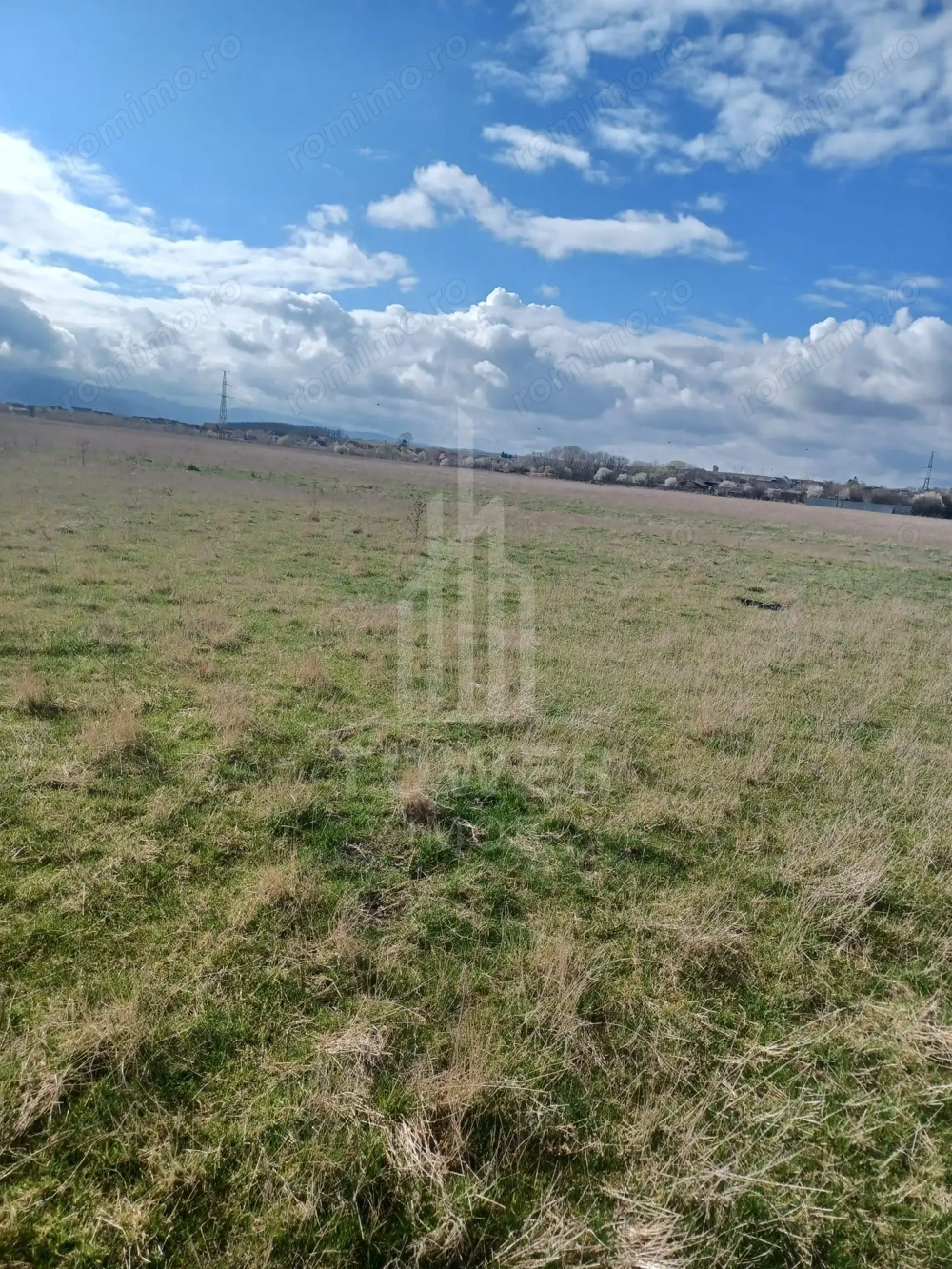 Teren intravilan 7.700 mp de vânzare | Zona Câmpșor