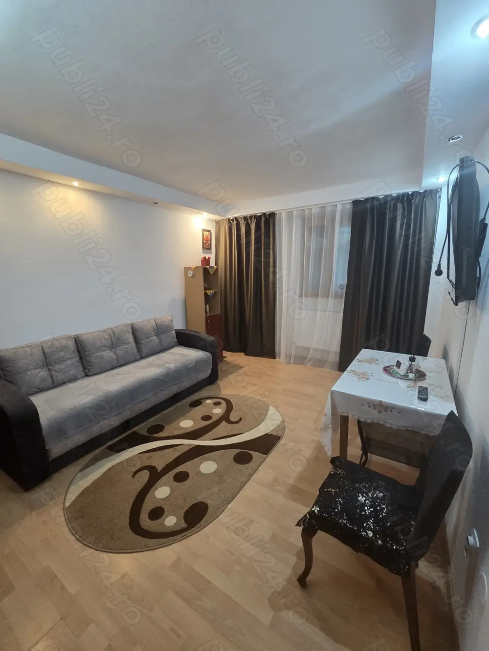 Inchiriez apartament 2 camere Micro 20