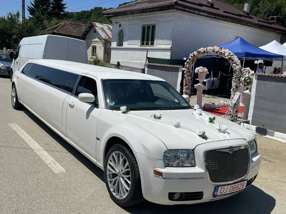 Vând limuzină americană VIP STRETCH Chrysler 300 C 3,5 benzină 