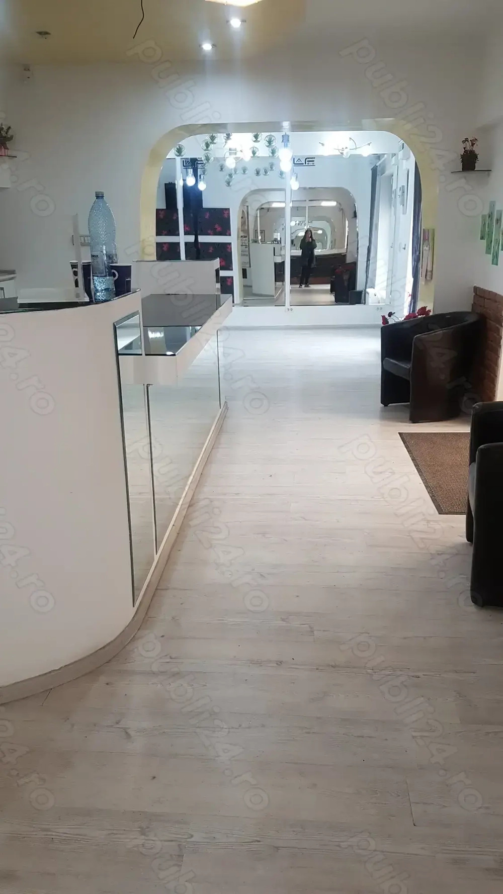     La 5 min de Spitalul  Județean , pe  Rebreanu 960 mp teren cu Spatiu Comercial ,    