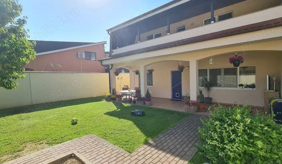 Casă modernă cu 5 camere și 4 băi, aproape de Poiana Brașov