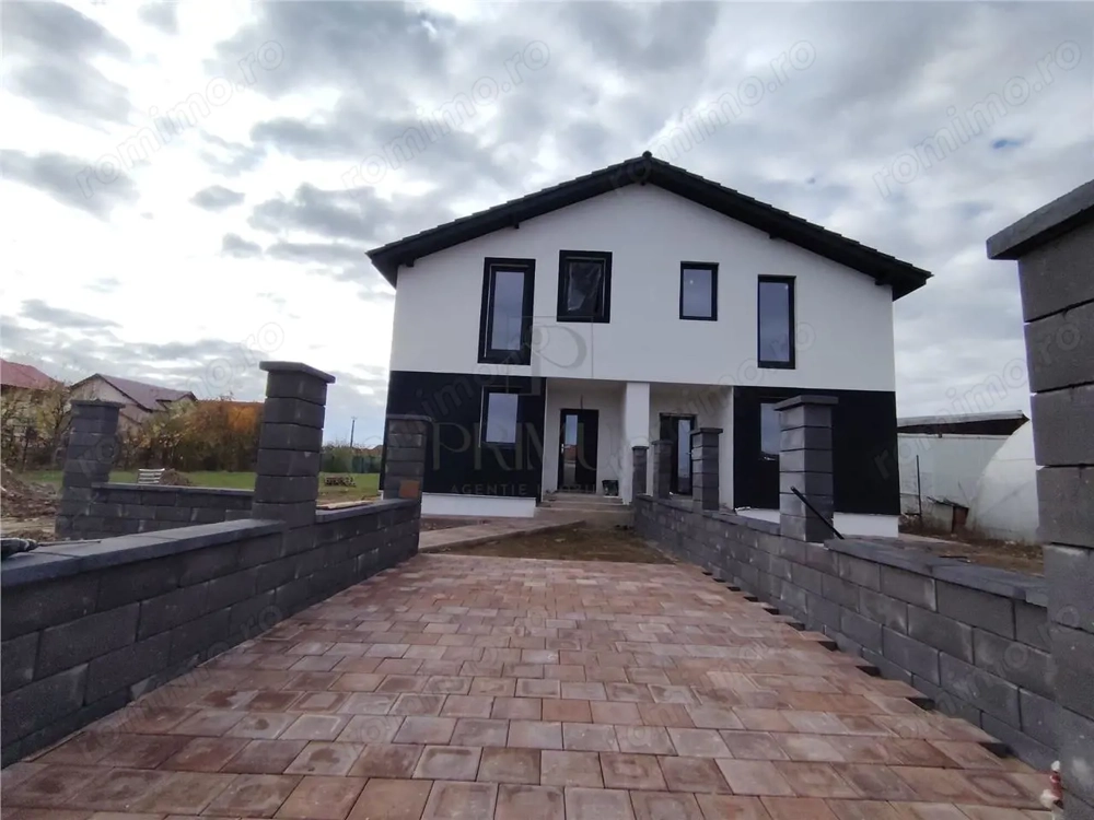 Duplex 4 camere - locatie superba - personalizare interioara