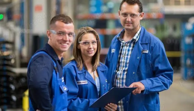 Tehnician masuratori 3D la fabrica noastră din Căteasca