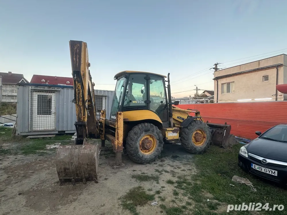 Buldoexcavator Komatsu WB93S-5