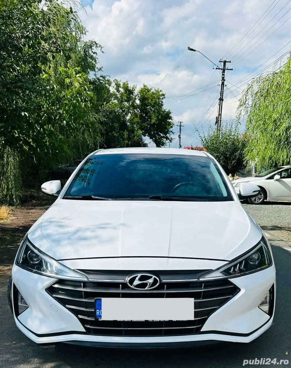 Masina Hyundai Elantra 
