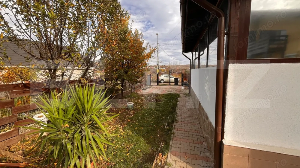 Apartament la casa 4 camere - Bucium